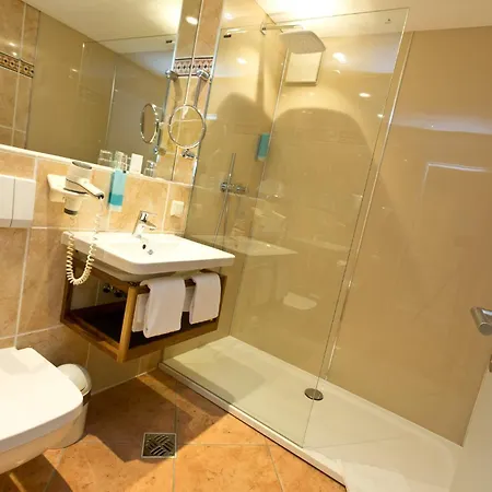 Hotel Arte Schwerin 4*