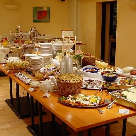 Hotel Arte Schwerin 4*